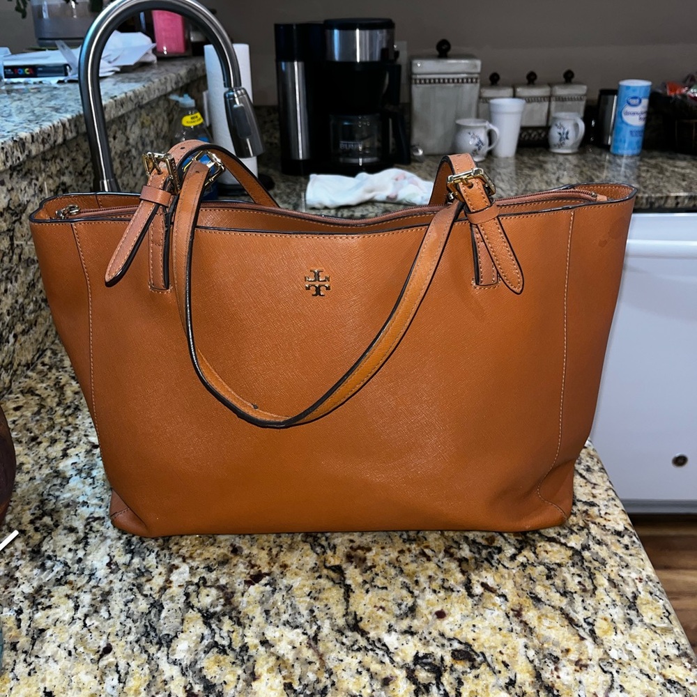 GUC Authentic Tory Burch Saffiano Leather Handbag/Messenger Bag 11.5X18